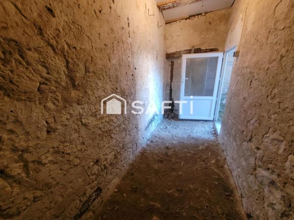 MAISON DE CAMPAGNE +cour +jardinet +rivière