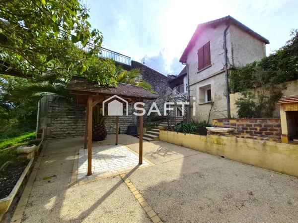 MAISON DE CAMPAGNE +cour +jardinet +rivière