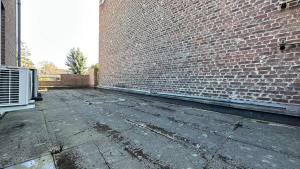 Bureau lumineux 14 m² – 2e étage – Boulevard Watteau, Valenciennes