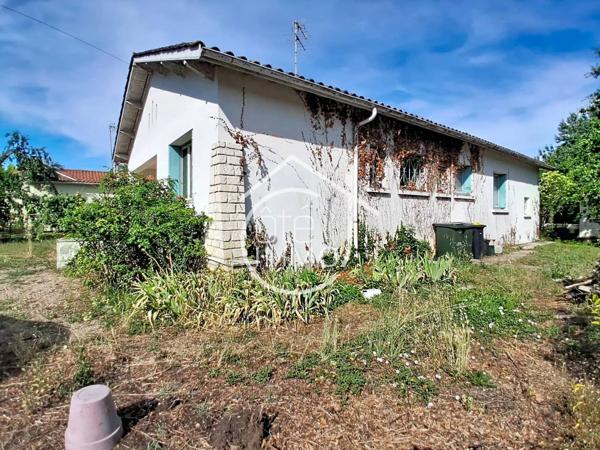 PINEUILH : Villa plain-pied à rénover 124 m² 3 chambres jardin  1485 m²
