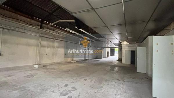 Vente                                                      Local industriel
                        
                     4 pièces                      241 m2                     à Sarcelles
