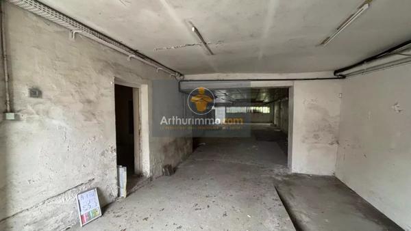 Vente                                                      Local industriel
                        
                     4 pièces                      241 m2                     à Sarcelles