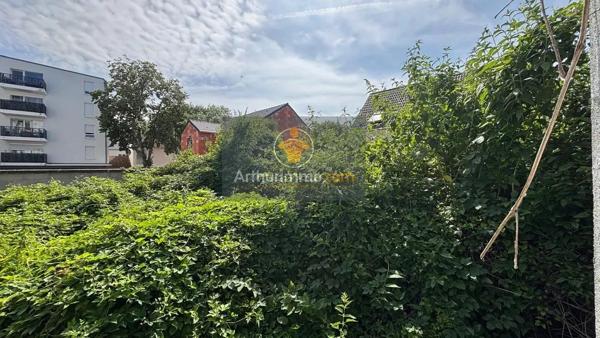 Vente                                                      Local industriel
                        
                     6 pièces                      300 m2                     à Sarcelles