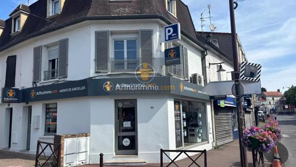 Vente                                                      Local industriel
                        
                     6 pièces                      300 m2                     à Sarcelles