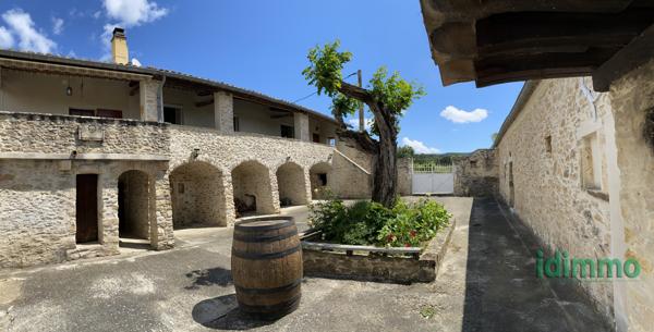 Mas sans vis à vis 156m² avec dépendances - terrain 1ha campagne Bagnols-sur-Cèze (30200)