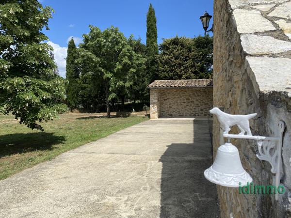 Mas sans vis à vis 156m² avec dépendances - terrain 1ha campagne Bagnols-sur-Cèze (30200)