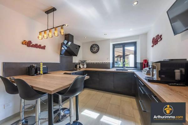 Vente                                                      Maison
                        
                     7 pièces                      169 m2                     à Saint-Fargeau-Ponthierry