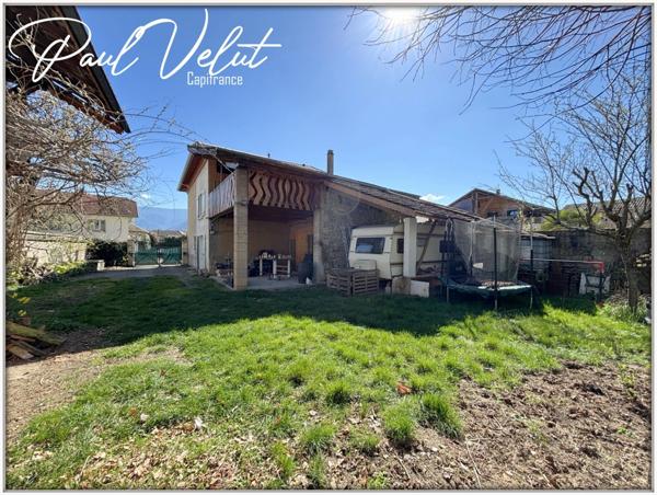 Maison familiale avec jardin et dépendances – Vinay