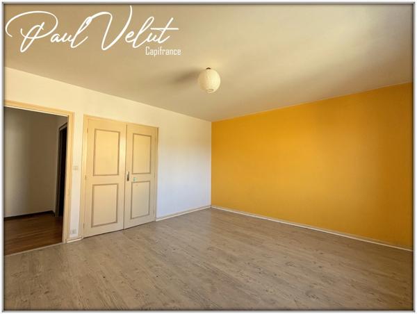 Maison familiale avec jardin et dépendances – Vinay