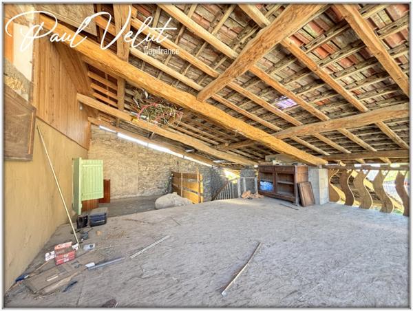 Maison familiale avec jardin et dépendances – Vinay