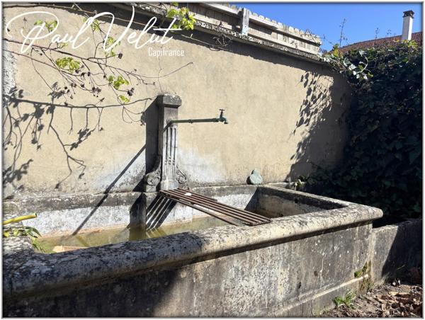 Maison familiale avec jardin et dépendances – Vinay