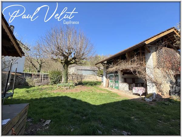 Maison familiale avec jardin et dépendances – Vinay