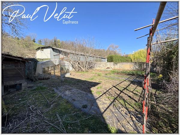 Maison familiale avec jardin et dépendances – Vinay