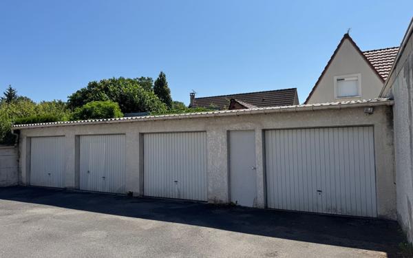 Immeuble à vendre    6 pièces • 130 m2 Ozoir-la-Ferrière