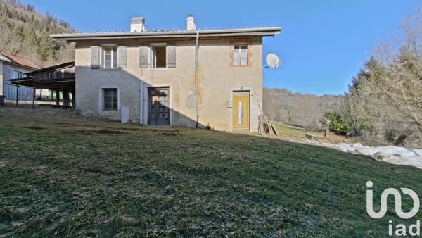 Maison 5 pièces de 110 m² à Hauts de Bienne (39400)