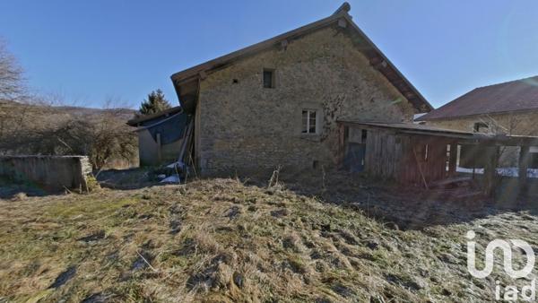 Maison 5 pièces de 110 m² à Hauts de Bienne (39400)