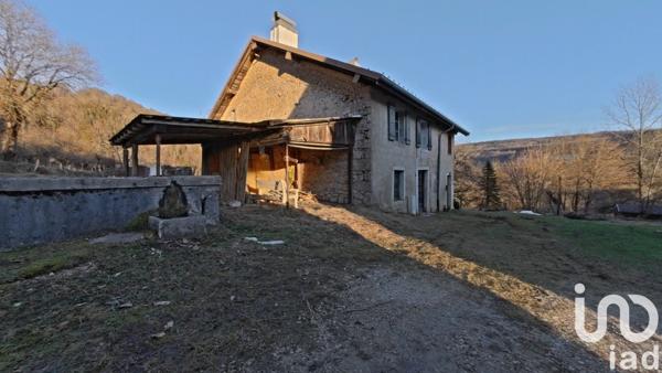 Maison 5 pièces de 110 m² à Hauts de Bienne (39400)