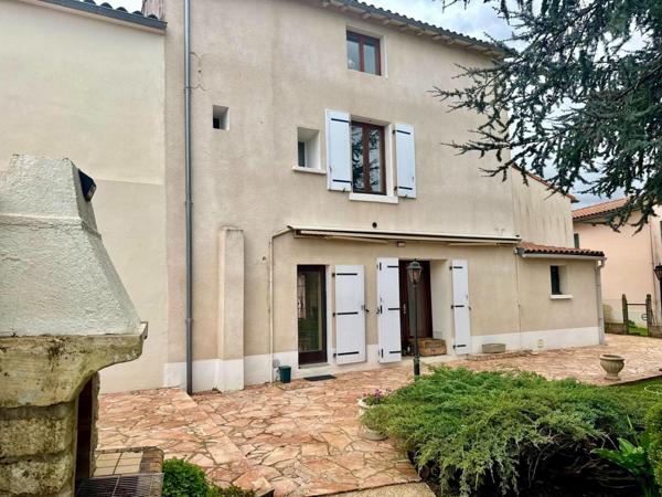 Maison familiale, jardin, piscine et double garage