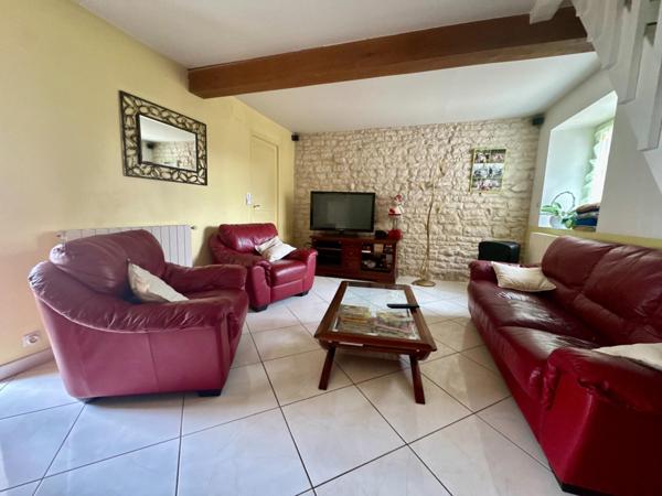 Maison familiale, jardin, piscine et double garage