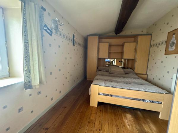 Maison familiale, jardin, piscine et double garage