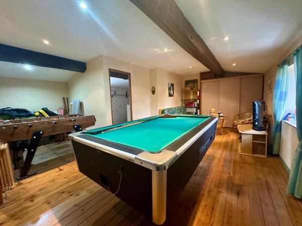 Maison familiale, jardin, piscine et double garage