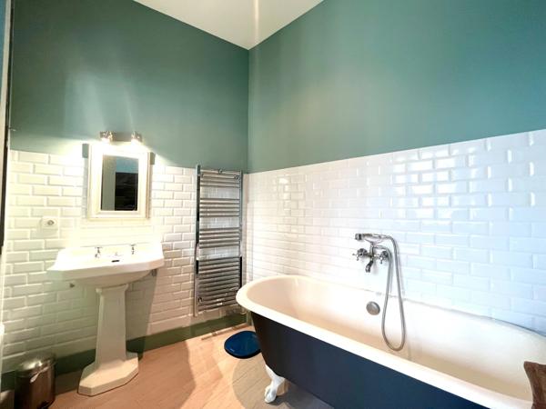 Dpt Yvelines (78), à vendre MANTES LA JOLIE appartement T4 de 110 m² avec rooftop de 200 m²