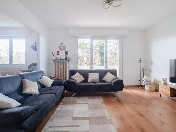 Vente                                                      Appartement
                        
                     4 pièces                      83 m2                     à Colmar