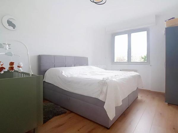 Vente                                                      Appartement
                        
                     4 pièces                      83 m2                     à Colmar