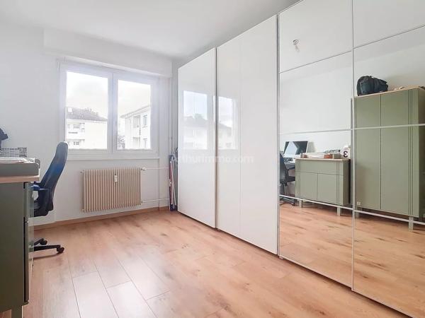 Vente                                                      Appartement
                        
                     4 pièces                      83 m2                     à Colmar
