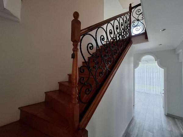 Maison/Pavillon L AIGLE 7 pièce(s) 122 m2 avec terrain 630m²