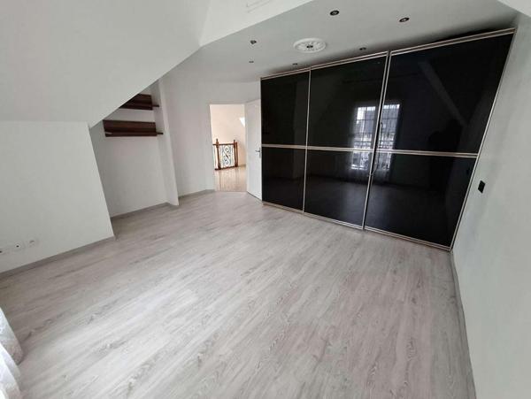 Maison/Pavillon L AIGLE 7 pièce(s) 122 m2 avec terrain 630m²