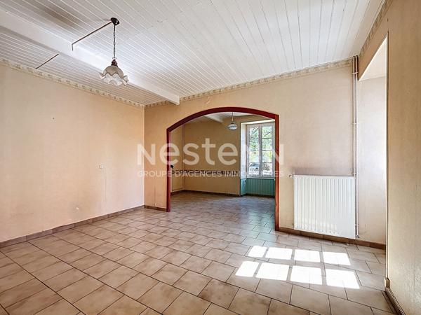 Maison en pierre centre bourg de Vix 6 pièces avec jardin