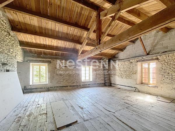 Maison en pierre centre bourg de Vix 6 pièces avec jardin
