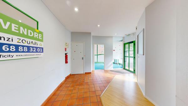 Bureau 6 pièces - 85 m²