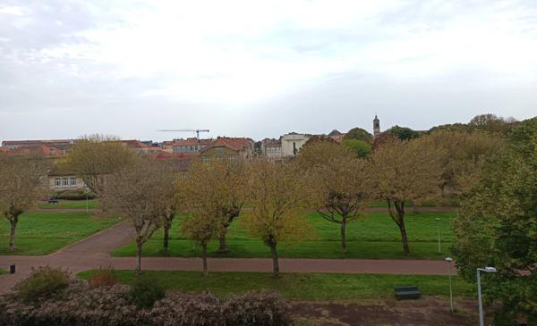 Appartement 58m2 duplex, 2 chambres ROCHEFORT(17)