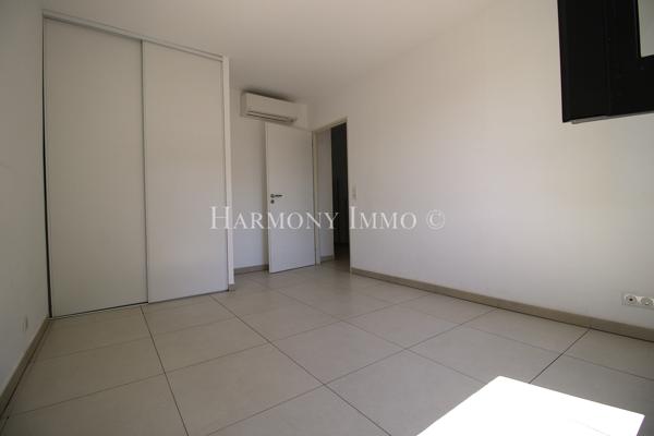 AJACCIO - APPARTEMENT 3 PIÈCES EN DERNIER ÉTAGE AVEC TERRASSE ET PARKING