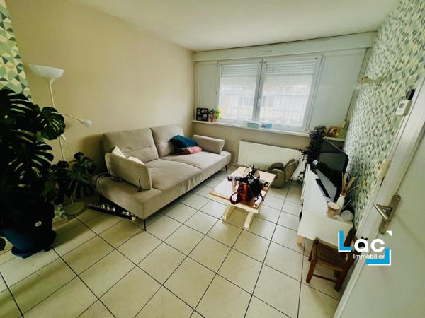 VILLENEUVE D'ASCQ (Résidence) - Maison bel étage - 90 m² - 3 chbr – 1 bureau – Parking – Garage - Jardin