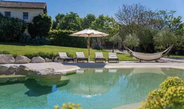 Château historique avec piscine sculptée, lacs, installations équestres, 158 hectares et une vue imprenable dans le Gers, dans le sud-ouest de la France