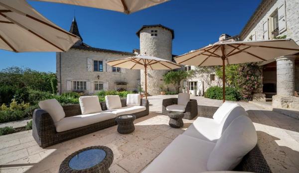Château historique avec piscine sculptée, lacs, installations équestres, 158 hectares et une vue imprenable dans le Gers, dans le sud-ouest de la France
