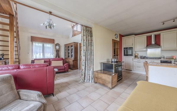 Maison à vendre    3 pièces • 195 m2 Bersée