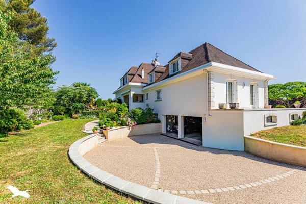 Maison à vendre |  Chambray-lès-Tours |  10 pièces | 185 m²