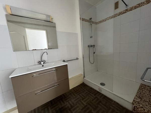 Moulin à Vent, Appartement rénové de type T3/4 84 m2 (balcon filant, ascenseur, cave)