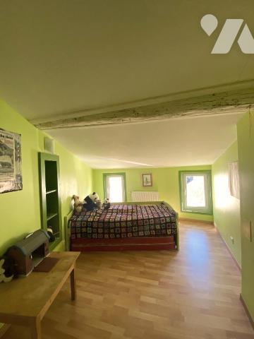 MAISON DE VILLAGE  avec cour - 2 LOGEMENTS - GARAGE