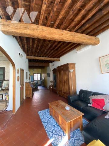 MAISON DE VILLAGE  avec cour - 2 LOGEMENTS - GARAGE