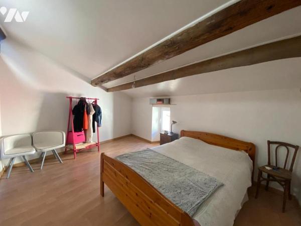 MAISON DE VILLAGE  avec cour - 2 LOGEMENTS - GARAGE