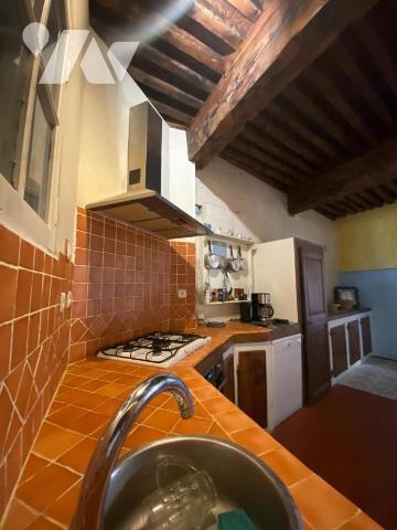 MAISON DE VILLAGE  avec cour - 2 LOGEMENTS - GARAGE