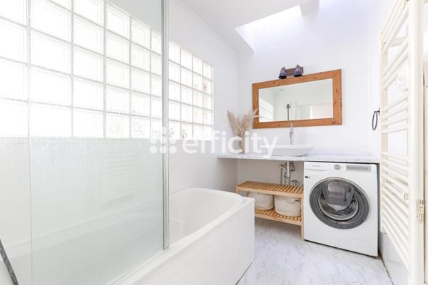 Appartement
         3 pièces
        - 69 m² Exclusivité 285 000 € *