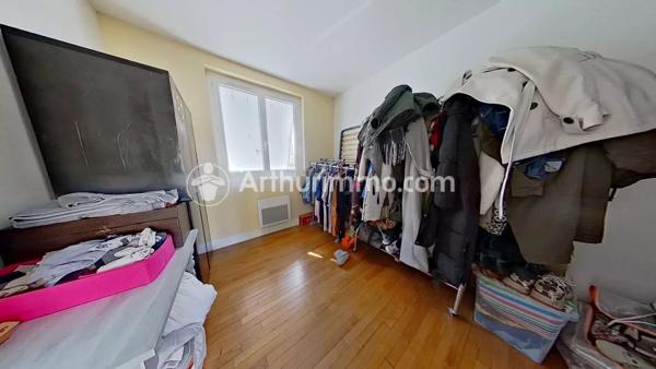 Vente                                                      Maison
                        
                     5 pièces                      123 m2                     à Périgueux