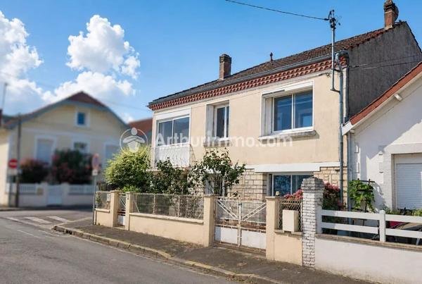 Vente                                                      Maison
                        
                     5 pièces                      123 m2                     à Périgueux