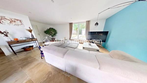 Vente                                                      Maison
                        
                     5 pièces                      123 m2                     à Périgueux